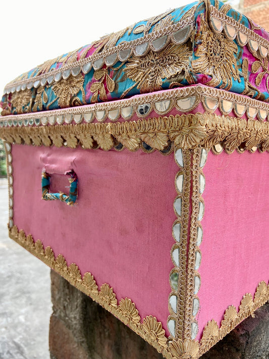 Dadi Maa_s Trunk